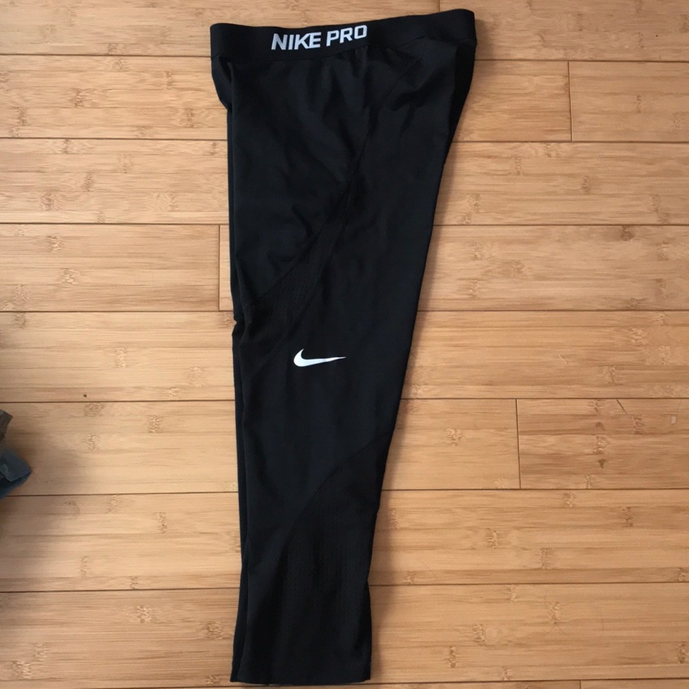 NIKE PRO cropped leggings